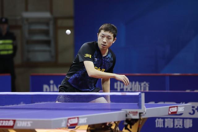 在曼联效力 在曼联效力